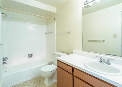 River drive apartment bathroom