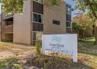 river drive apartment community building, side of building sign riverdrive_7_v2